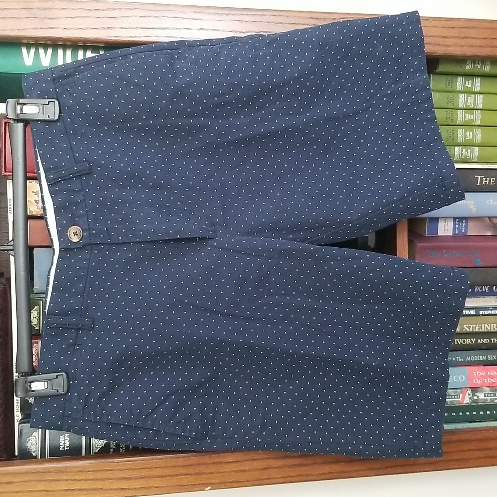 Old Navy ultimate slim shorts navy with white dots size 33